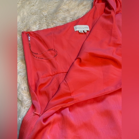 NWT Sachin + Babi Chelsea Coral Crinkle Crepe One Shoulder Gown - Size 6 - Picture 3 of 4